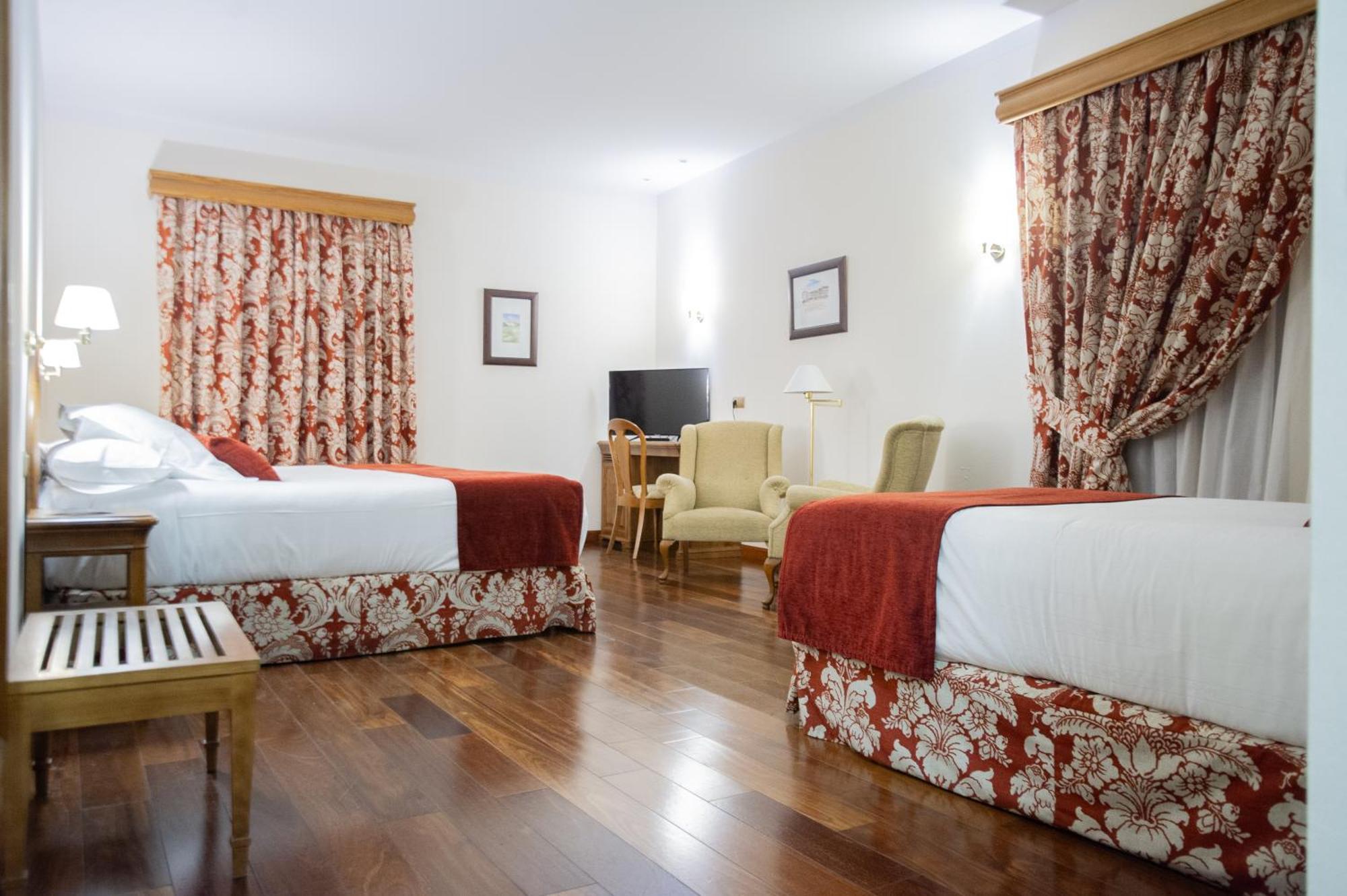 Azz Penafiel Las Claras Hotel & Spa Екстер'єр фото