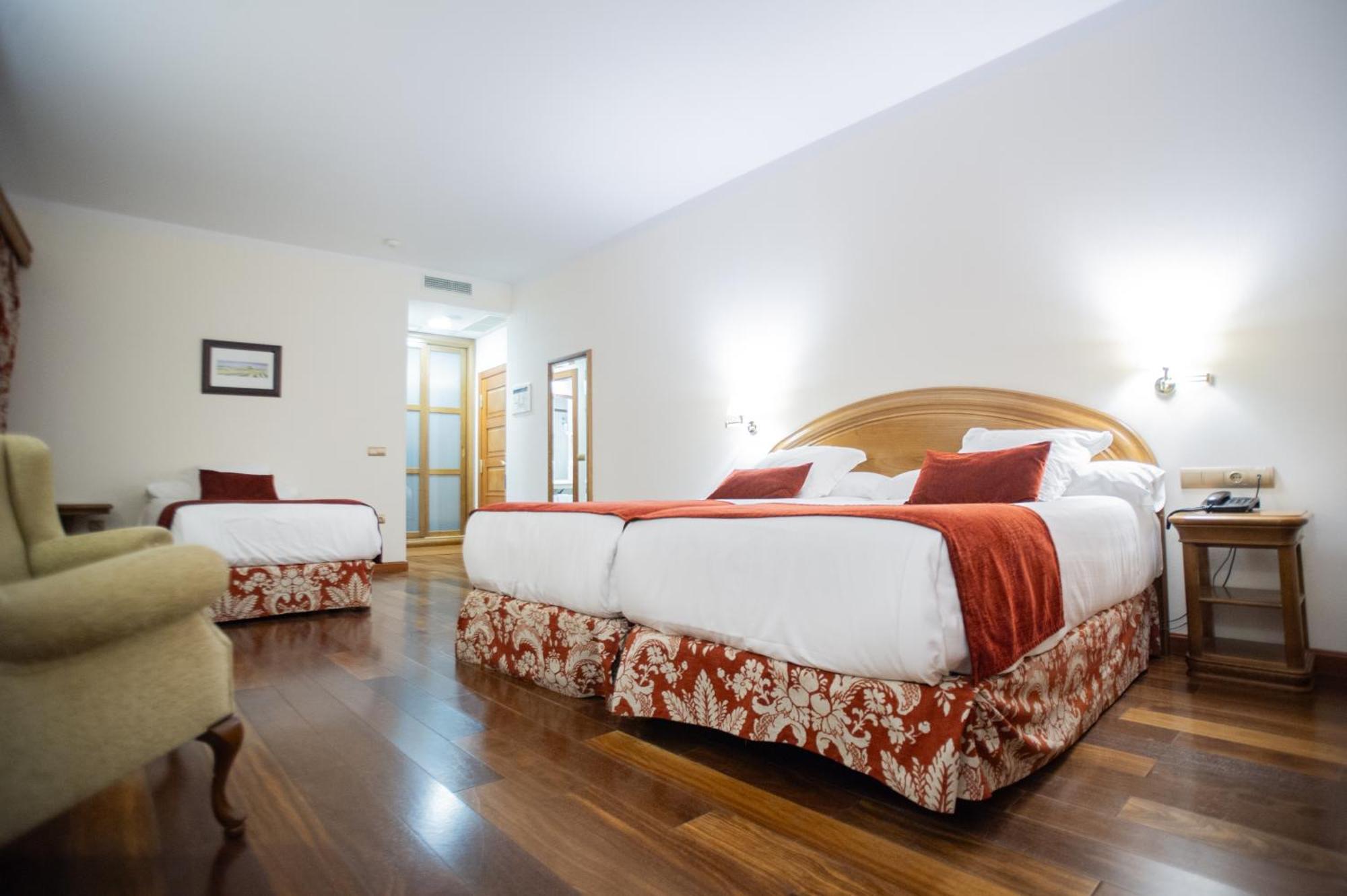 Azz Penafiel Las Claras Hotel & Spa Екстер'єр фото